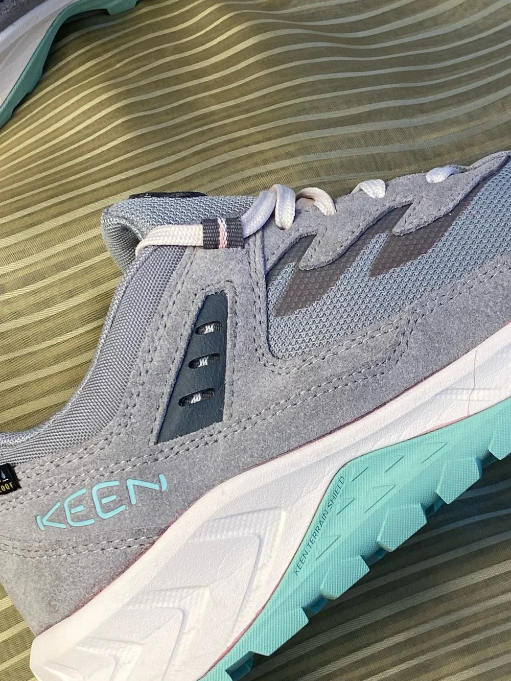 KEEN Sport Running Activewear Shoes Sneakers, size 8, grey, logo
